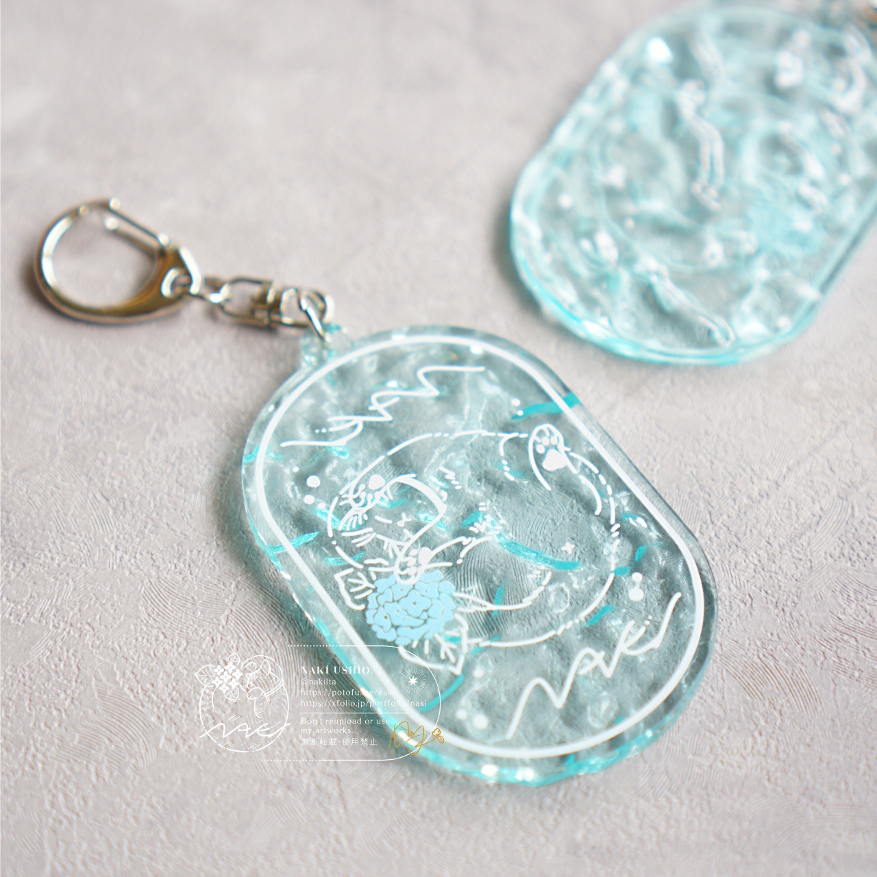 花猫グッズ 水面アクリルキーホルダー by NAKI｜雑貨百般・本当に売っ