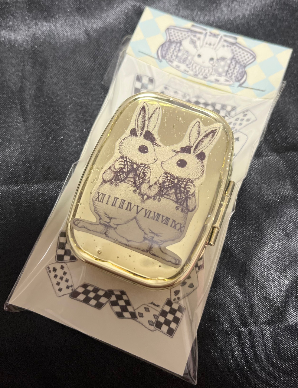 昭和レトロ　金属製回転式アクセサリーケース 懐中時計型アクセサリーケース シルバーD by 折畳式会社witch-craft