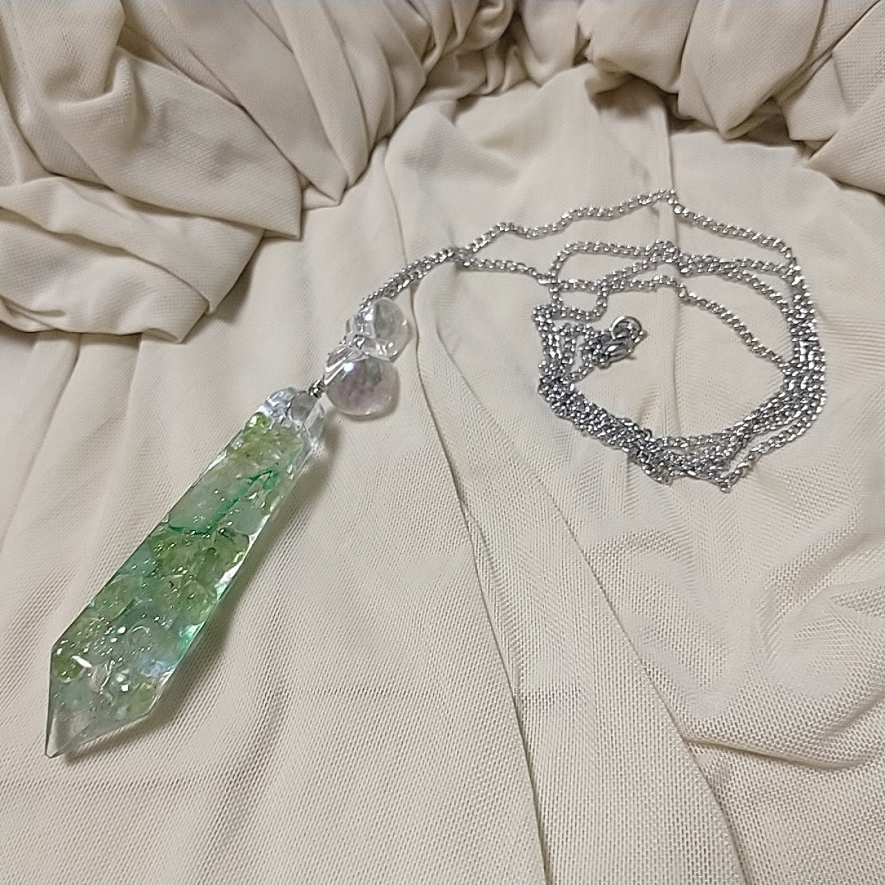 宝石樹脂オルゴナイトのペンダント☆グリーンオーシャン by
