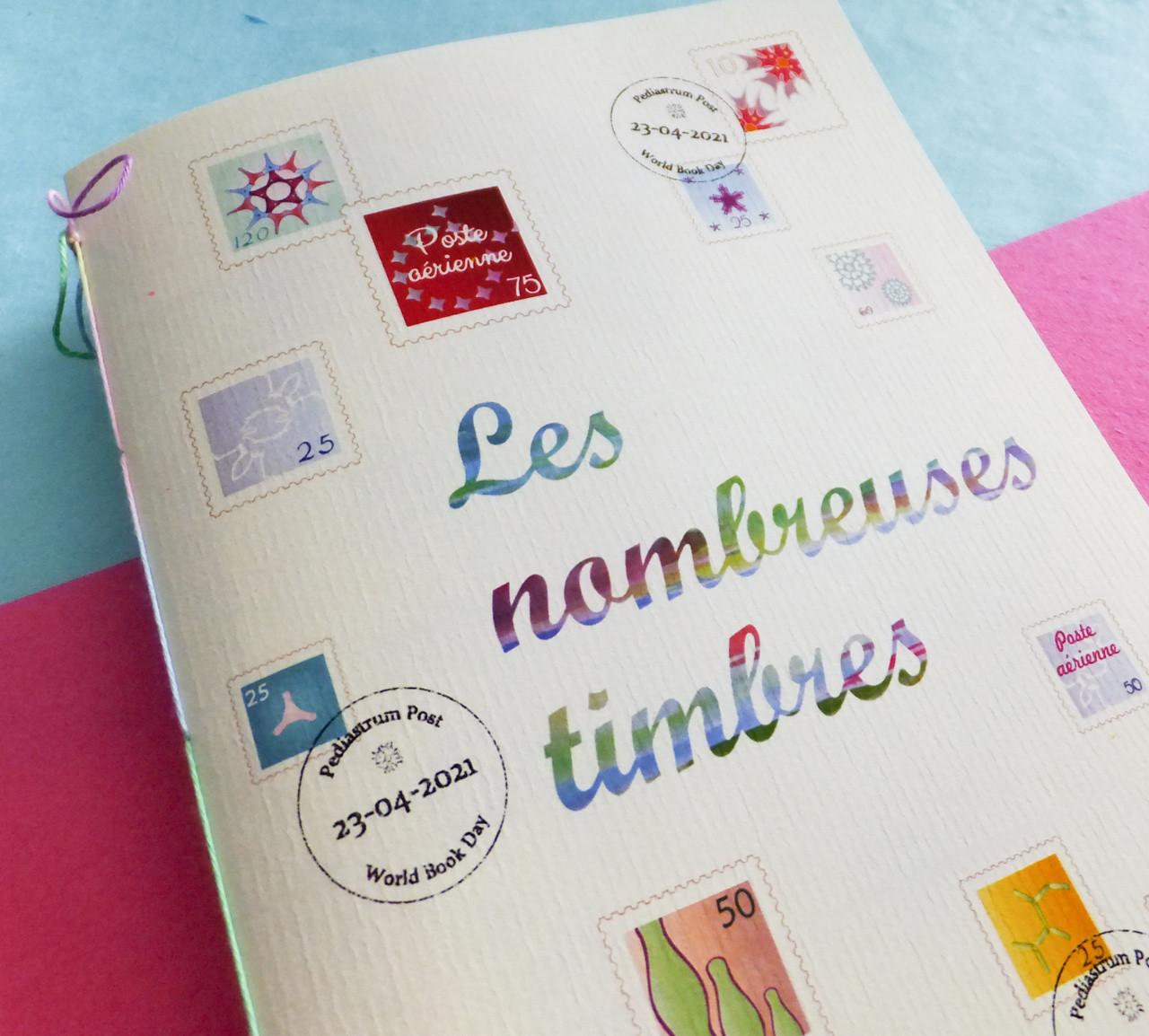 外国切手と旅の本 Les nombreuses timbres by Microalgae Design Lab
